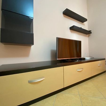 L.T. Deizi Apartment Sarandë Esterno foto