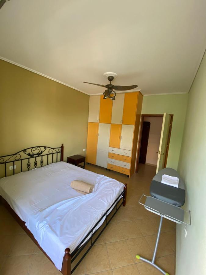 L.T. Deizi Apartment Sarandë Esterno foto