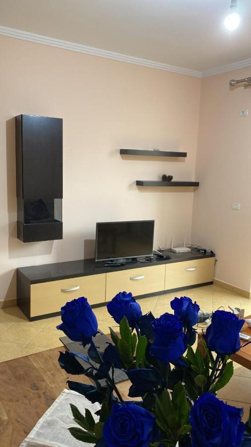 L.T. Deizi Apartment Sarandë Esterno foto