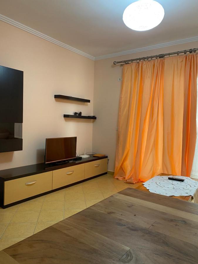 L.T. Deizi Apartment Sarandë Esterno foto